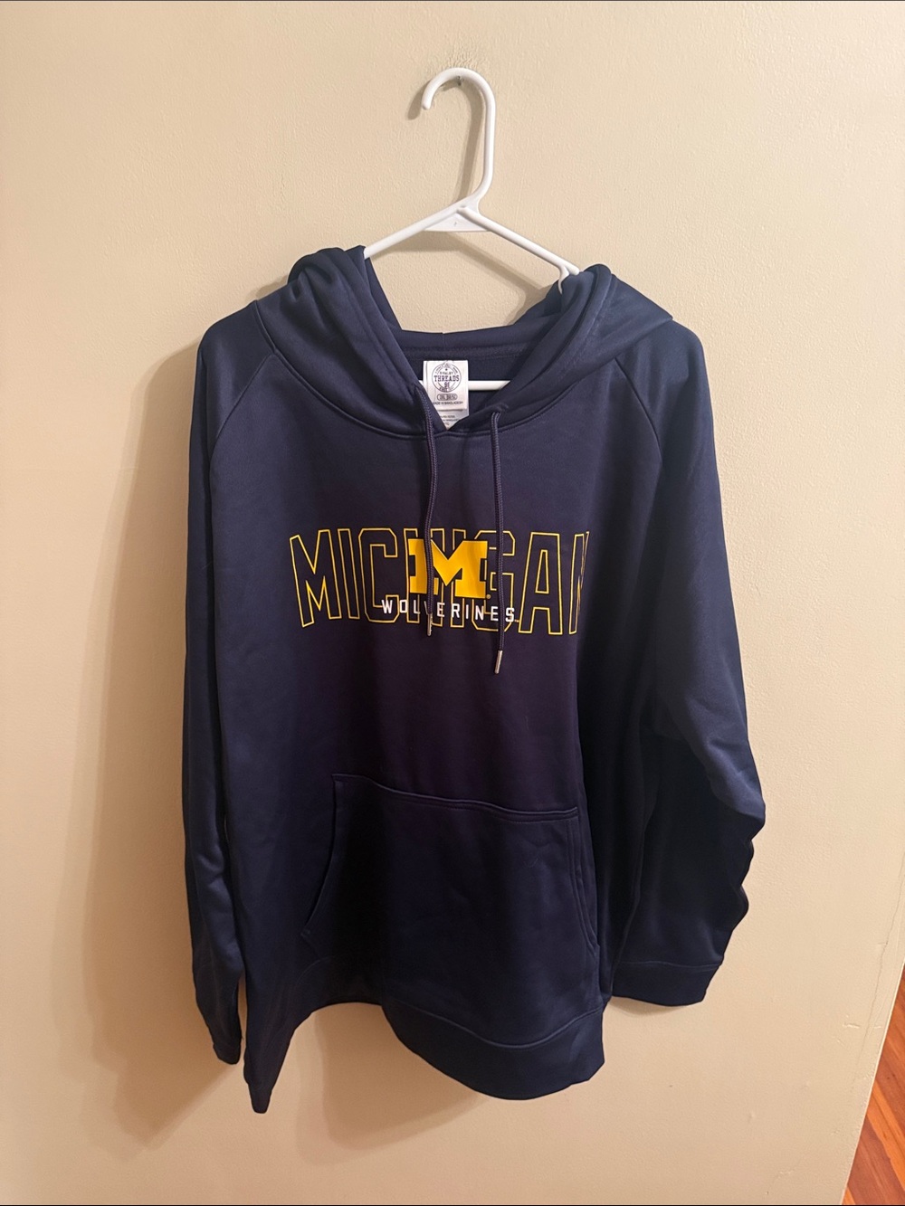 Rivalry Threads Navy and Yellow Michigan Wolverines Pullover Hoodie